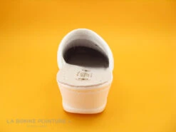 SANITAL LIGHT Sabot Perforé Cuir Blanc 1350 -Magasin De Chaussures cd24607c73b9e66c561f35ea11d5d5ef img 3263 70682