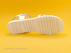 Kickers BETTY Blanc - 694790-30-3 - Nu-pieds Fille 15 Kickers BETTY Blanc - 694790-30-3 - Nu-pieds Fille -Magasin De Chaussures cd24607c73b9e66c561f35ea11d5d5ef img 6116.jpg 135757