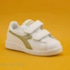 Diadora GAME P TD Girl White Gold - Basket Velcro Fille - Blanc Et Or 2 Diadora GAME P TD Girl White Gold - Basket Velcro Fille - Blanc Et Or -Magasin De Chaussures cd24607c73b9e66c561f35ea11d5d5ef img 6710.jpg 167620