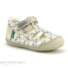 Kickers SUSHY Blanc Argent Coquillage - Sandale Fille Premiers Pas 2 Kickers SUSHY Blanc Argent Coquillage - Sandale Fille Premiers Pas -Magasin De Chaussures cd24607c73b9e66c561f35ea11d5d5ef img 8129.jpg 169278