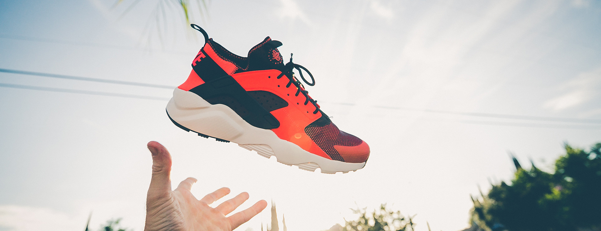 Magasin De Chaussures -Magasin De Chaussures photo 1465877783223 4eba513e27c6